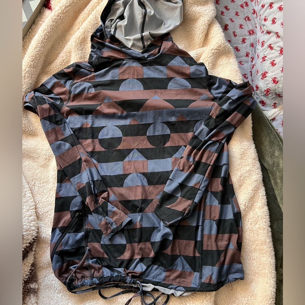 Mountain hardware sun hoodie M
